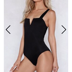 NWOT- black nasty gal v bodysuit